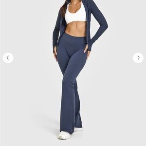 SOFTMOTION™ FLARED BOTTOMS